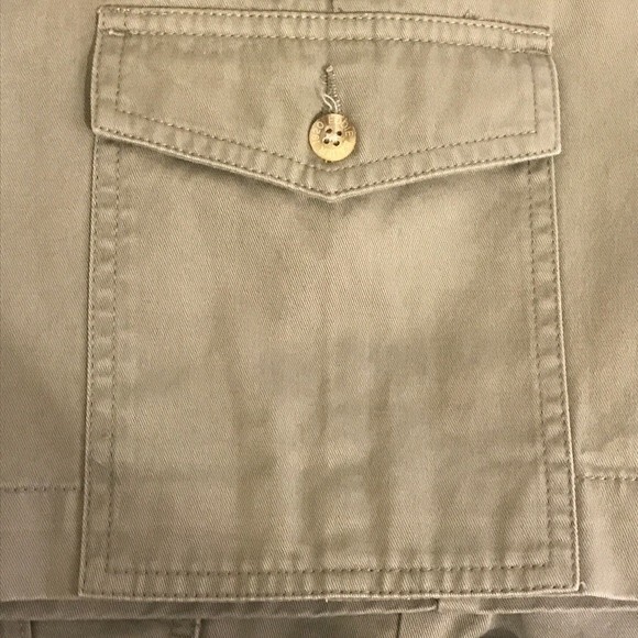 Eddie Bauer Khaki Shorts Light Olive - Picture 9 of 9